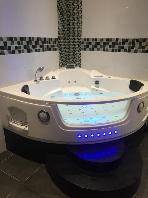 ליון Le Love Spa מראה חיצוני תמונה