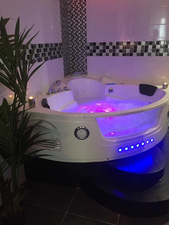 ליון Le Love Spa מראה חיצוני תמונה