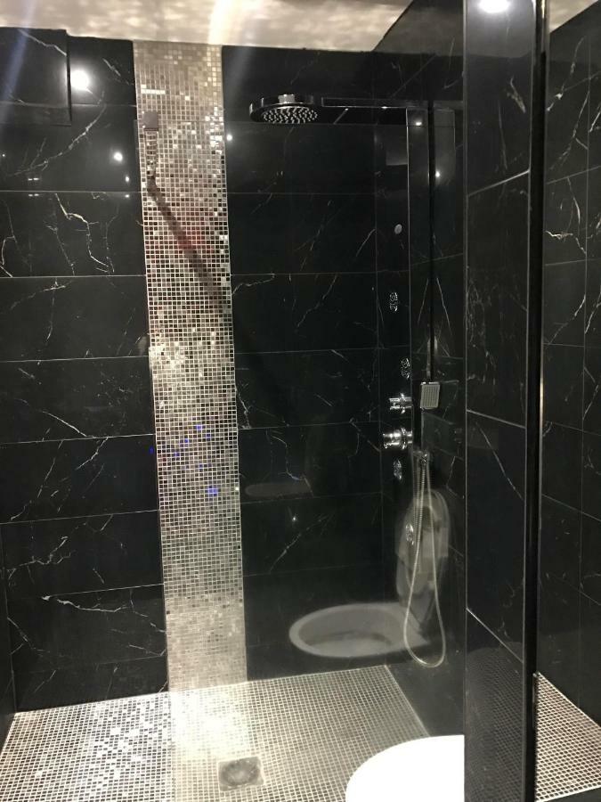 ליון Le Love Spa מראה חיצוני תמונה